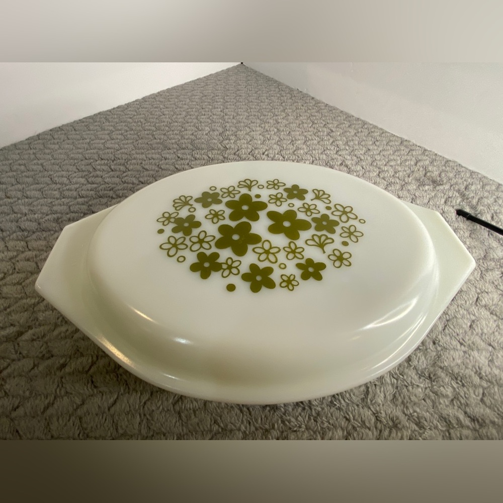 VINTAGE PYREX CRAZY DAISY CASSEROLE DISH